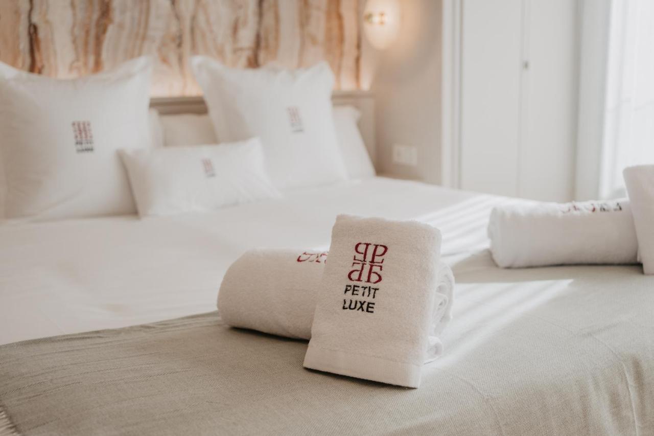 Hotel Petit Luxe Терраса Экстерьер фото
