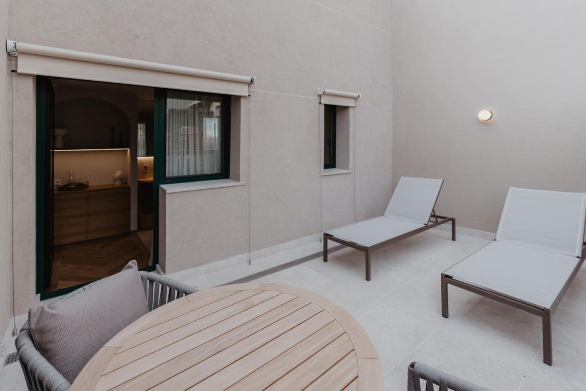 Hotel Petit Luxe Терраса Экстерьер фото